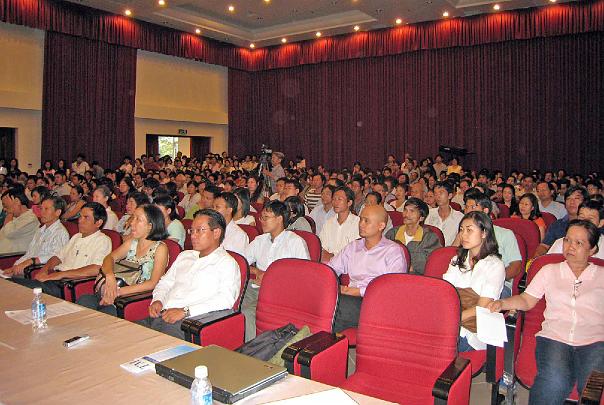 Slide 9 - Vietnam Lecture-A.jpg - 27 June 2009Appreciative audience more than filled the hall during the lecture on Transcendental Meditation in Ho Chi Min city.